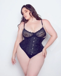 Brocatto Curvy